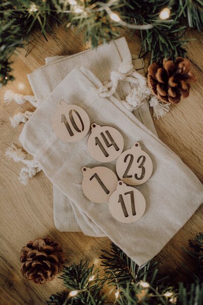 Dřevěná čísla na adventní kalendář
