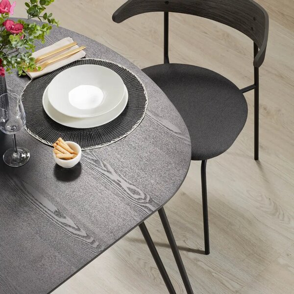 Kave Home Černý jasanový rozkládací stůl Milian 140-220x90 cm