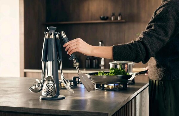 Joseph Joseph Sada nerezových kuchyňských pomůcek se stojanem Elevate 100 Collection