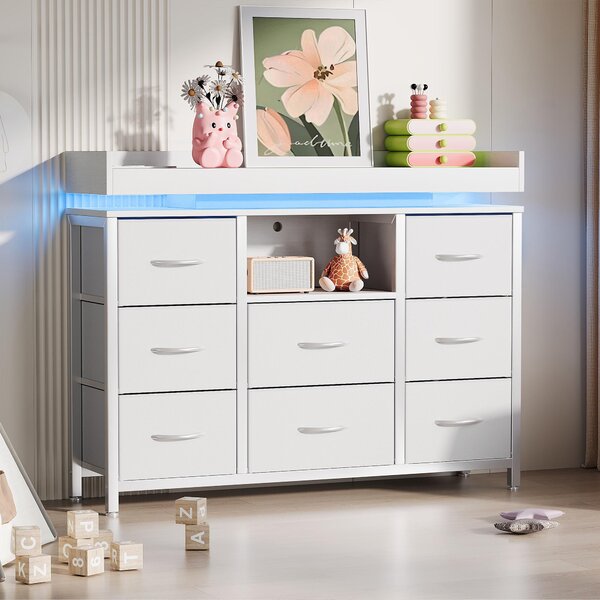 Komoda REMZETTA s 8 zásuvkami, 108 cm, LED komoda s 2 zásuvkami, USB a Type-C porty, zásuvky potažené látkou, kovový rám, bílá barva, vhodná do ložnice a obývacího pokoje