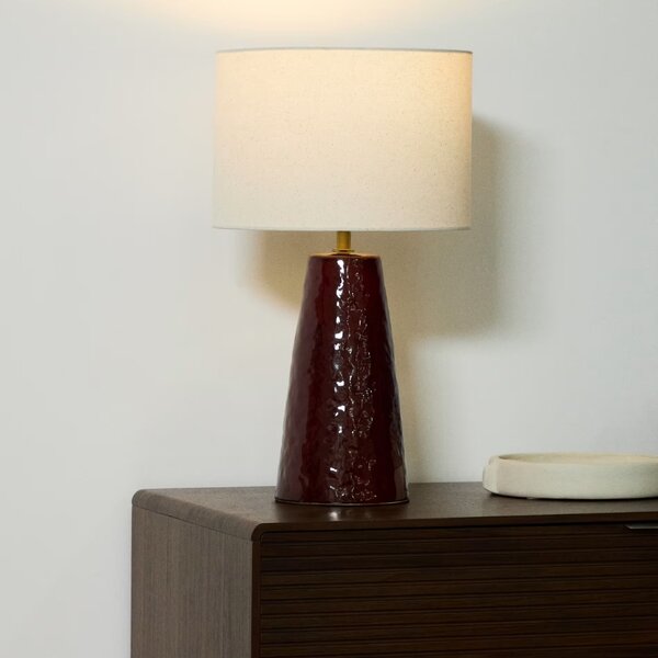 Vínově červená keramická stolní lampa Kave Home Drava