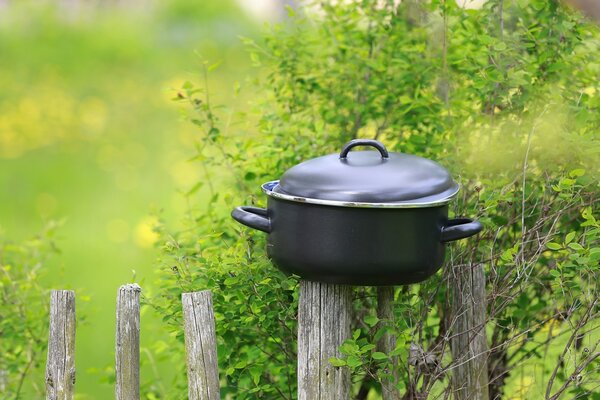 BELIS Smaltovaný hrnec s poklicí ø 16 cm - 1.5 l - LUX - 71716-571DN905