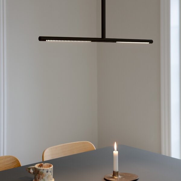 Umage Černé kovové závěsné LED světlo Omni 74 cm