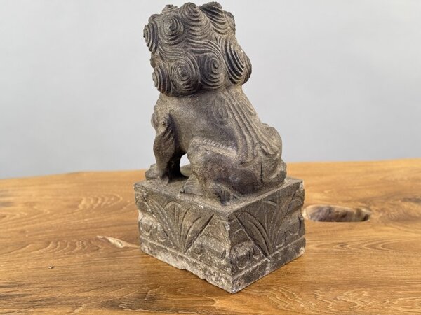 Asijská kamenná soška lva – 29 cm, ochranný symbol