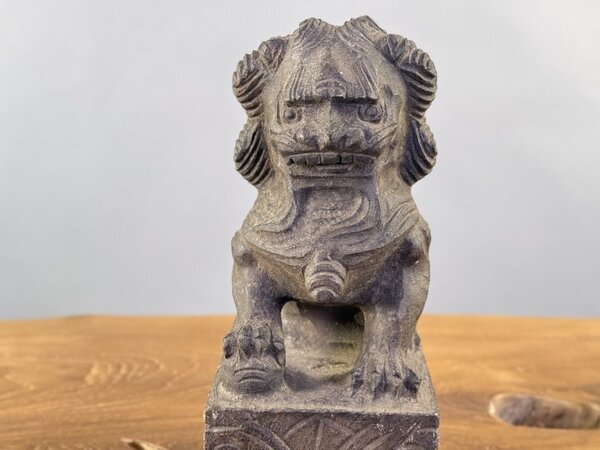 Asijská kamenná soška lva – 29 cm, ochranný symbol