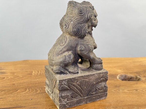 Asijská kamenná soška lva – 29 cm, ochranný symbol