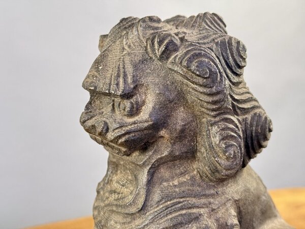 Asijská kamenná soška lva – 29 cm, ochranný symbol