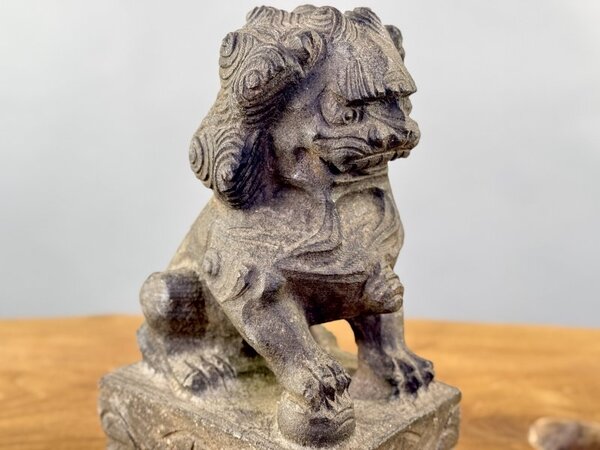 Asijská kamenná soška lva – 29 cm, ochranný symbol