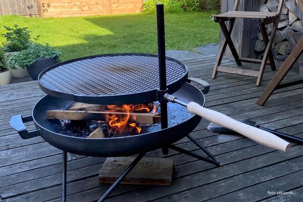 Přenosné ohniště Ø 60 cm s grilovacím roštem V