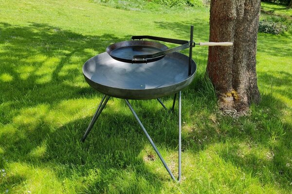 Zahradní gril s příslušenstvím Ø 100 cm