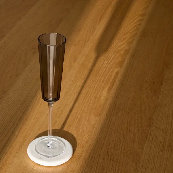 Kave Home Šedá sklenice na sekt Clarien 180 ml