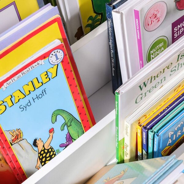 Dětský regál na knihy a hračky s vesmírným motivem, bílý
