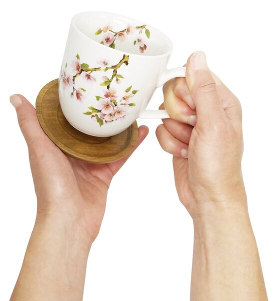Porcelánový hrnek Easy Life Sakura, bílý, akáciový podšálek, motiv sakury, 350 ml