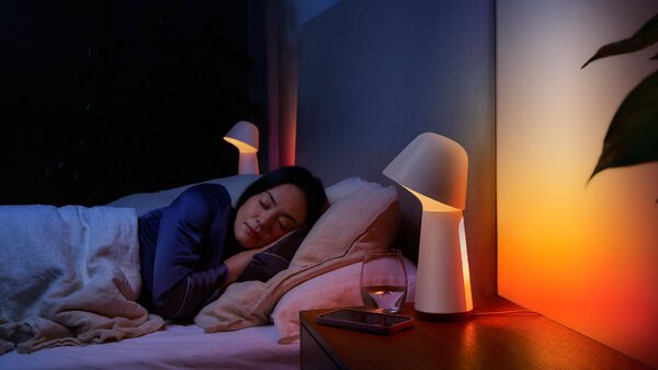 HUE WACA Twilight noční lampička LED 13,4W 1380lm 2000-6500K RGB 33cm IP20, bílá