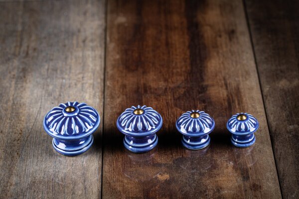 Porcelánová úchytka - modrofialová - KOPRETINA Velikost: Mini