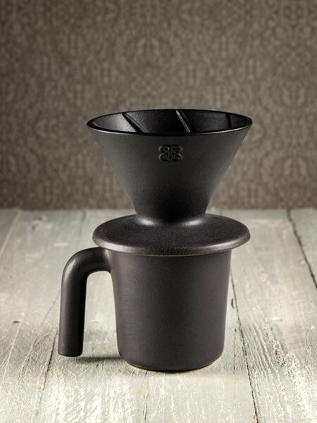 Keramika Vanya Dripper - překapávač na kávu - černý matný