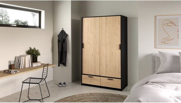 Šatní skříň v dekoru dubu s posuvnými dveřmi v černo-přírodní barvě 121x200 cm Line – Tvilum