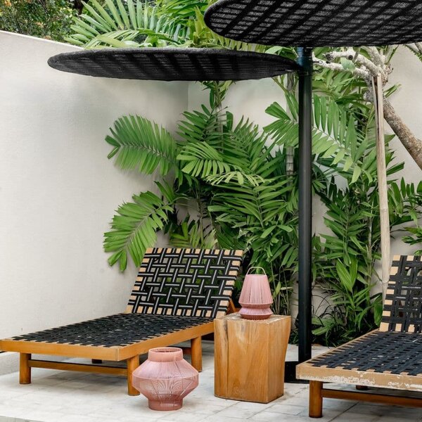 Přenosná solární LED lampa Original Home Terakota, Ø 20 cm, výška 30 cm, z recyklované síťoviny, 1 režim svícení