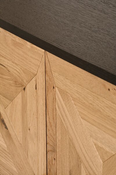 LivinHill Komoda Indus 117 cm z masivu dub přírodní/grafit