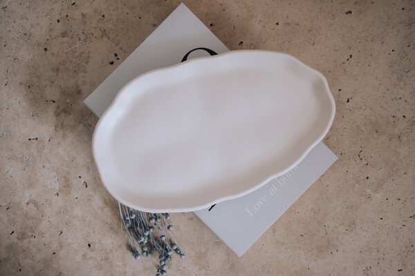 VOJA HOME Tác Goliér – designový dekorativní tác, nepravidelný tvar, 30×18×2,5 cm