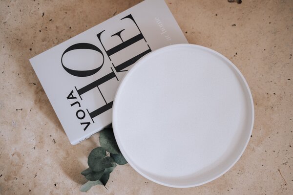 VOJA HOME Kulatý tác Aurell s jemně zvýšeným okrajem průměr 25cm (užší okraj) Barva: Stříbrošedá žula