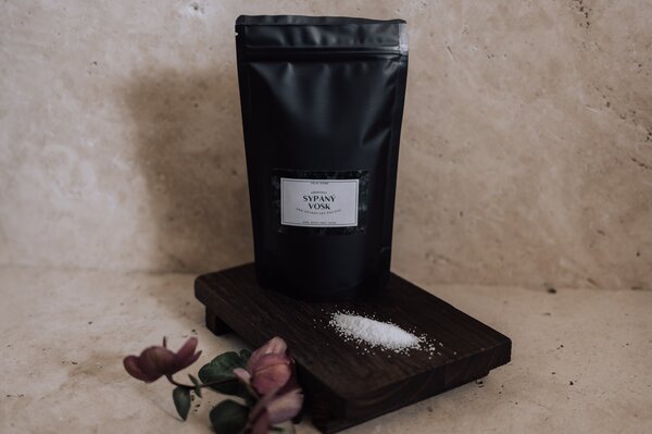 Sypaná svíčka, 100% přírodní vosk, barva bílá, 200g, 10 knotů (50 h)