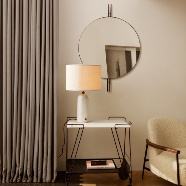 GUBI Mramorová stolní lampa Gravity 49 cm