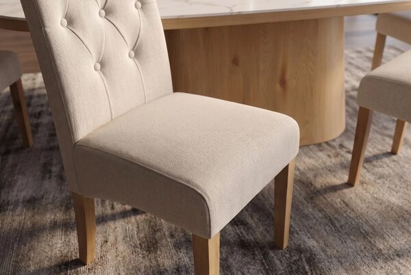 Designová klasická béžová jídelní židle Valentino s prošívaným textilním potahem s knoflíky a zarolovanou opěrkou 45 cm