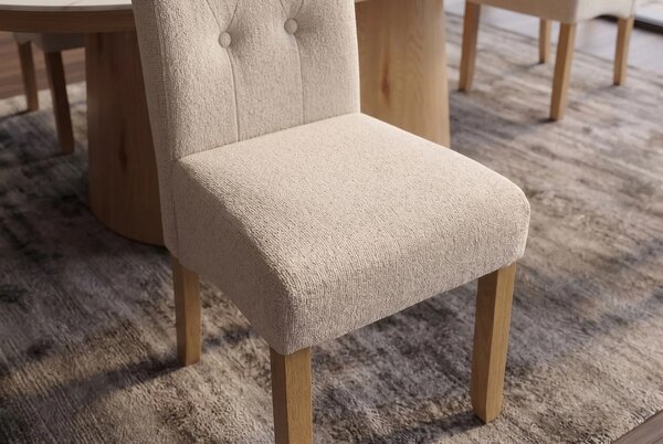 Designová buklé jídelní židle Valentino s béžovým čalouněním s prošíváním s knoflíky a hnědým dřevěnýma nohama 45 cm