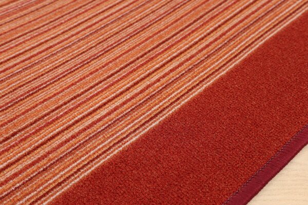 Associated Weavers, Protiskluzový běhoun na míru Carnaby 84, šíře 67 cm, červená, chodba / předsíň
