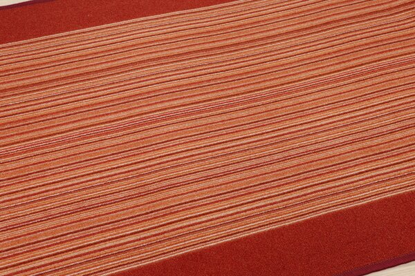 Associated Weavers, Protiskluzový běhoun na míru Carnaby 84, šíře 67 cm, červená, chodba / předsíň