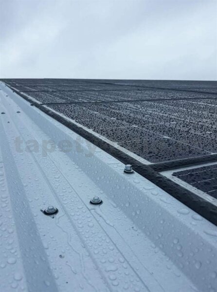 Gumový těsnící profil bez stříšky FV2 pro fotovoltaické panely - pro mezeru mezi FV panely 19-23mm, návin 6m