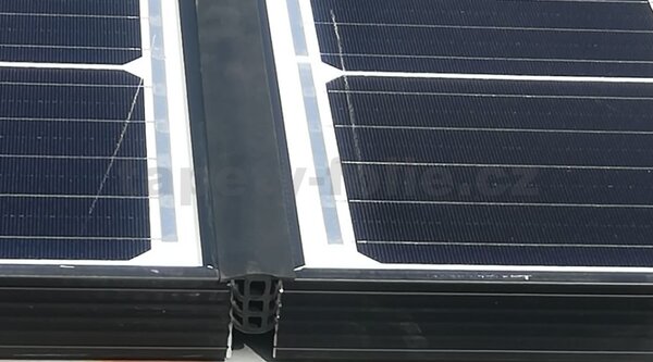 Gumový těsnící profil bez stříšky FV2 pro fotovoltaické panely - pro mezeru mezi FV panely 19-23mm, návin 6m