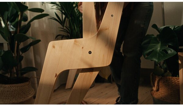 Zelené křeslo Sway – Karup Design