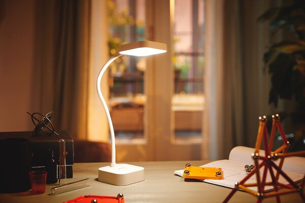 Rock stolní LED lampa 1x5W 90lm 5000K IP20 USB, stmívatelná, bílá