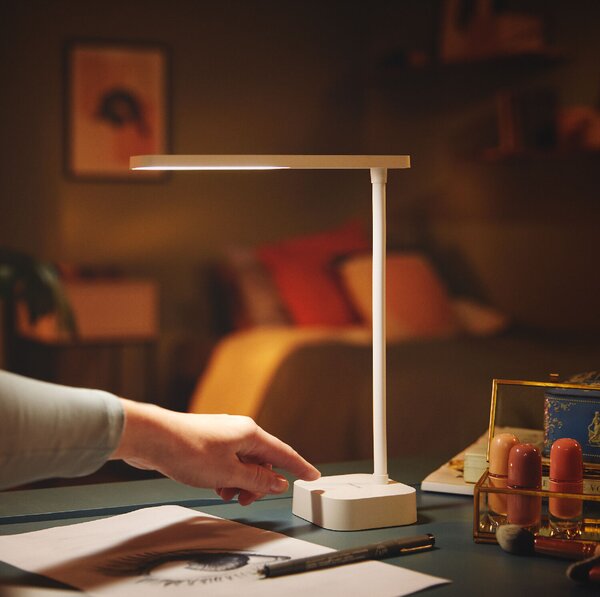 Tilpa stolní LED lampa 1x5W 130lm 5000K IP20 USB, stmívatelná, bílá