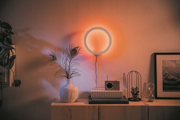 Hue WACA Sana nástěnné LED svítidlo 1x20W 1400lm 2000-6500K RGB IP20 25,5cm bílá