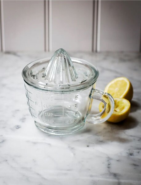 Ruční odšťavňovač na citrusy Glass 600 ml