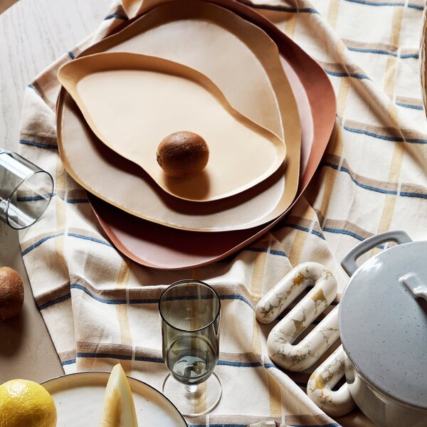 Broste Copenhagen Kovový podnos Mie Cinnamon Sand - Medium BC172