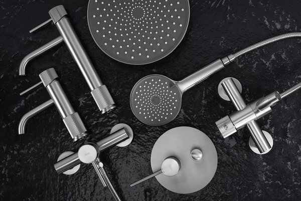 Vanová baterie Rea Lungo Stripe Brush Nickel
