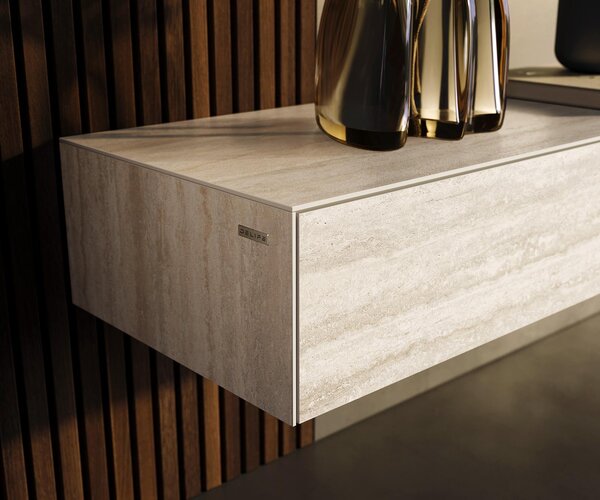 DELIFE TV stolek Cuor 200 cm keramika Laminam® Travertino Bianco krémově bílá 1 výklopná dvířka 1 zásuvka závěsný