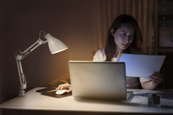 Osram - Stolní lampa s klipem DESK LINE 1xE27/11W/230V bílá