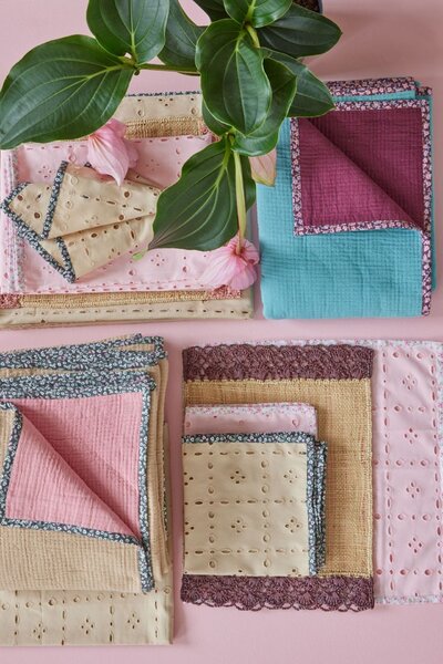 Látkový ubrousek Broidery Anglaise Flower – set 2 ks
