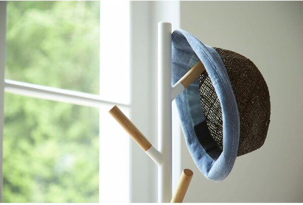 Bílý stojací věšák s detaily z bukového dřeva YAMAZAKI Plain Pole Hanger