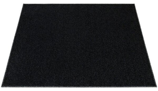 Metrážový koberec Himalaya 78 grafitový / černý