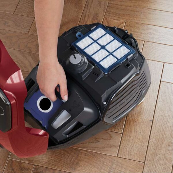 Podlahový vysavač Electrolux PowerForce EPF61RR – příkon 700 W, objem