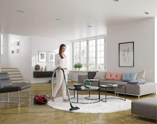 Podlahový vysavač Electrolux PowerForce EPF61RR – příkon 700 W, objem