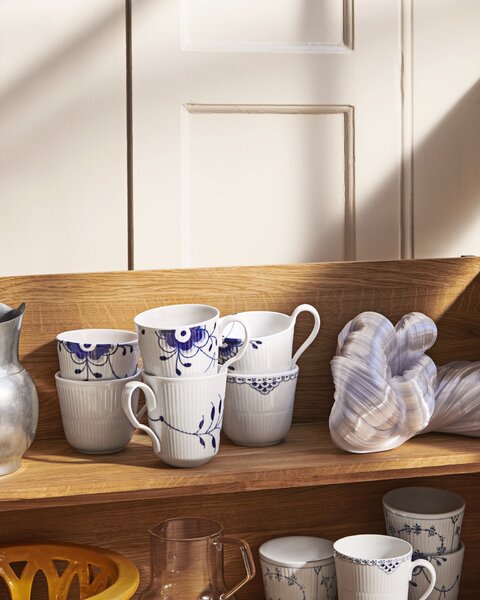 Porcelánový hrnek Blue Fluted Mega 330 ml