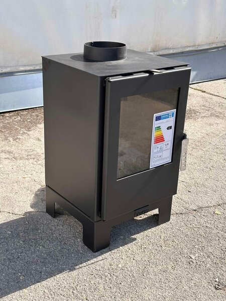 Krbová kamna Verso 2L - 5 kW | Kompaktní, účinná a snadno instalovatelná