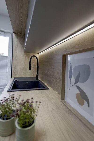 Laveo Megalo, kuchyňský granitový dřez 790x490x230 mm, černá, LAV-SBE_711T